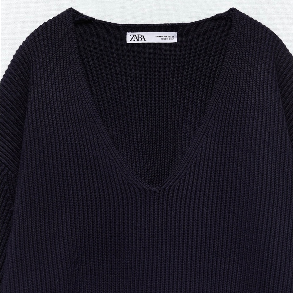 Zara Knit V neck sweater - Picture 4 of 6
